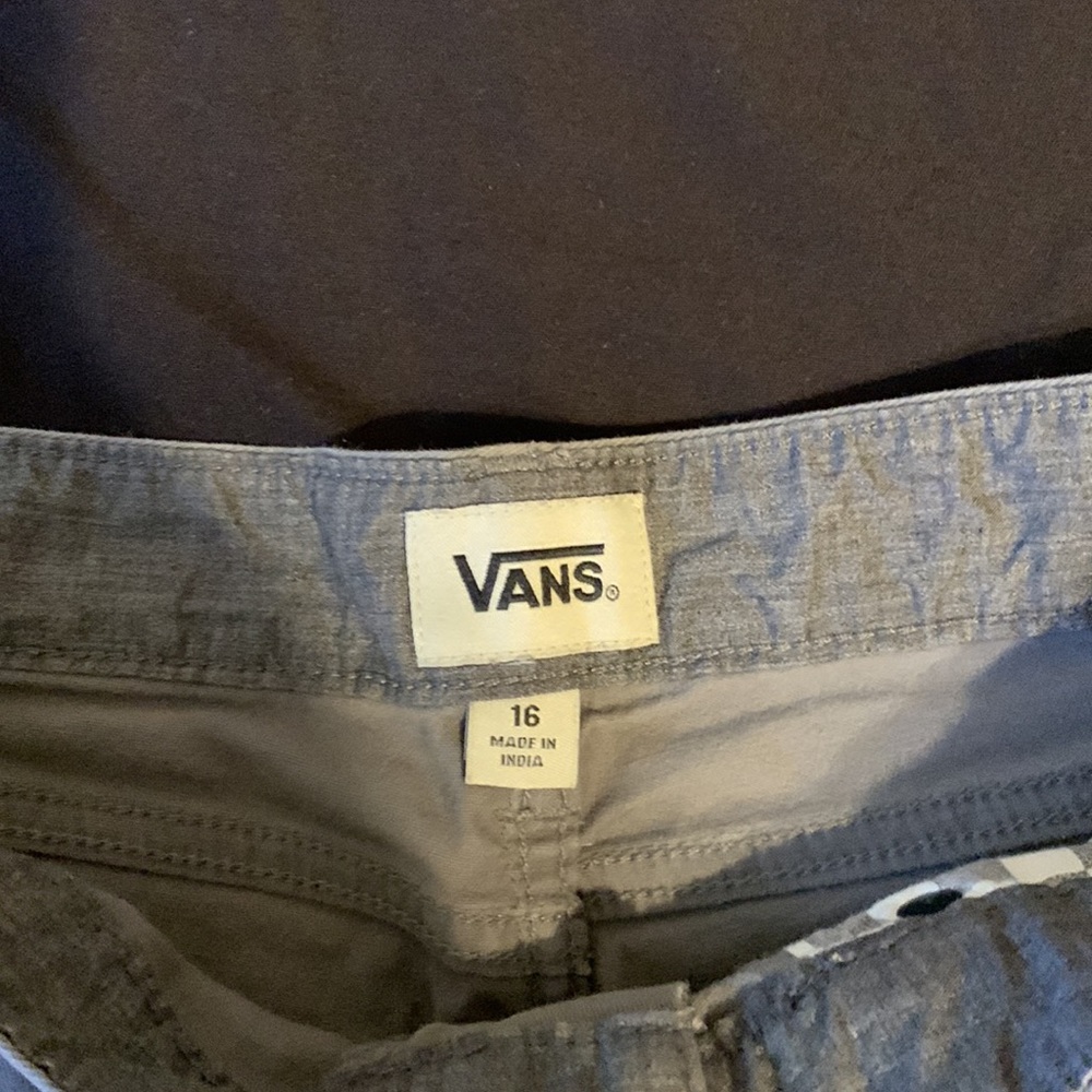 Vans shorts| Vans gray shorts - Picture 3 of 5